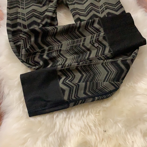 Unique lulu leggings - Picture 4 of 6